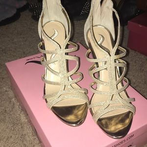 Beautiful Gold Sparkly Heels